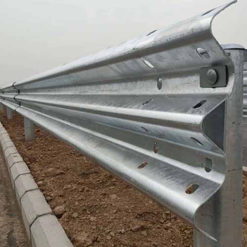 Hot Dipped Galvanized Thrie Beam Freeway Guardrails