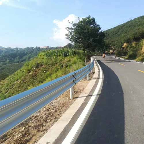 Standard Anti-Corrosion Customized Steel Galvanized Three Waves Highway Guardrail for Roadside