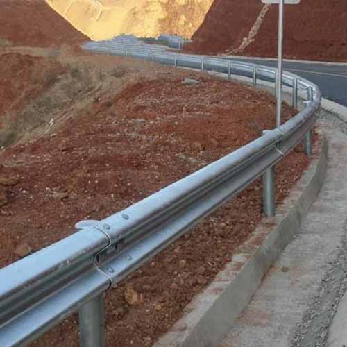 Traffic Curved Guard Rail Highway High Speed Barrier High Speed Crash Barrier Highway W Beam Road Guardrail