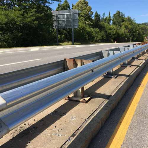 China Manufacturer Hot Dippped Galvanized Steel W Beam Highway Guardrail